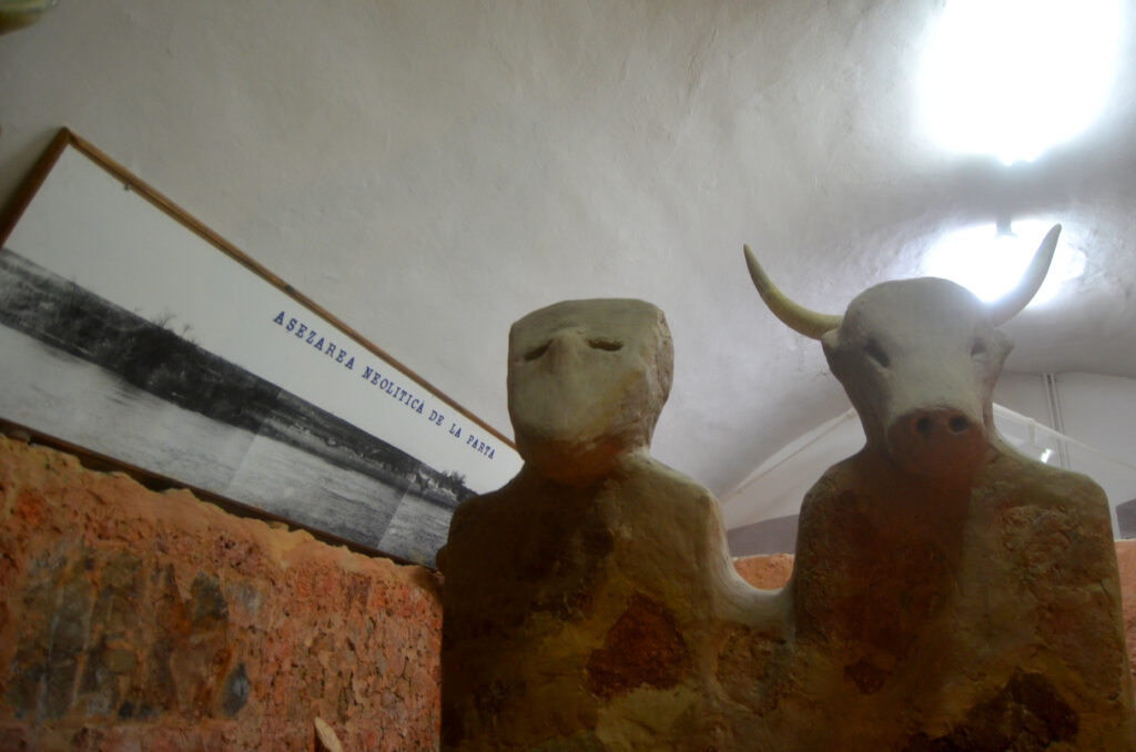 The twin monumental statue was discovered in Parta. Image was taken by Marc.